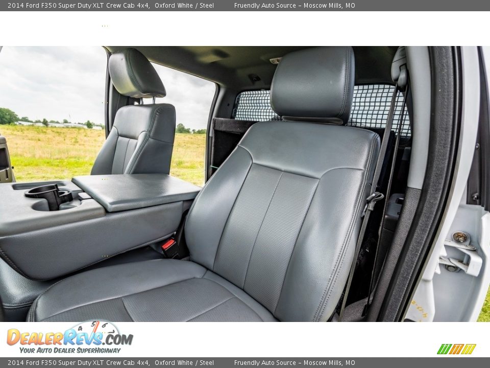 Front Seat of 2014 Ford F350 Super Duty XLT Crew Cab 4x4 Photo #17