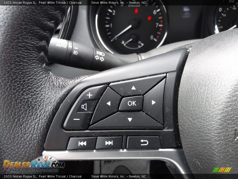 2020 Nissan Rogue SL Steering Wheel Photo #17