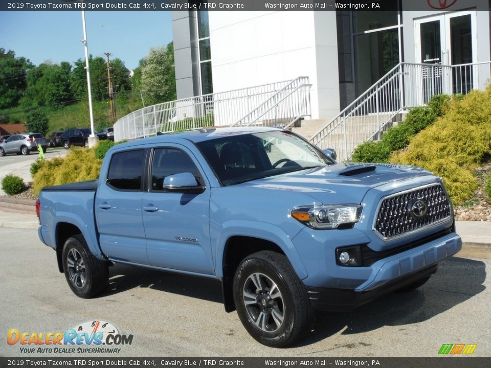 Front 3/4 View of 2019 Toyota Tacoma TRD Sport Double Cab 4x4 Photo #1