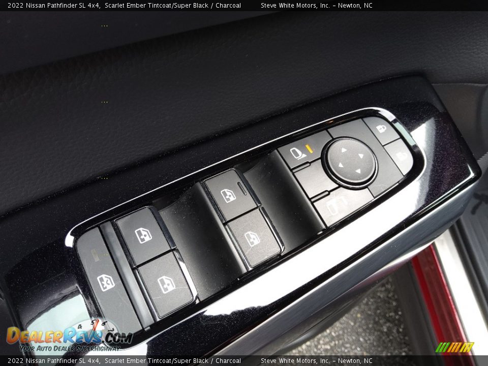 Controls of 2022 Nissan Pathfinder SL 4x4 Photo #12