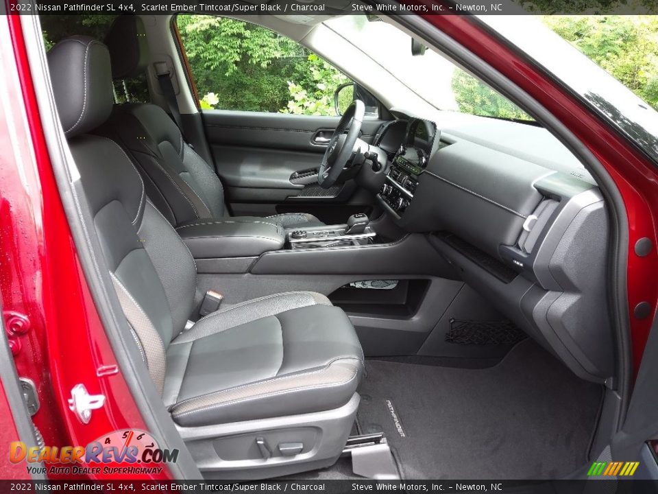 Front Seat of 2022 Nissan Pathfinder SL 4x4 Photo #18