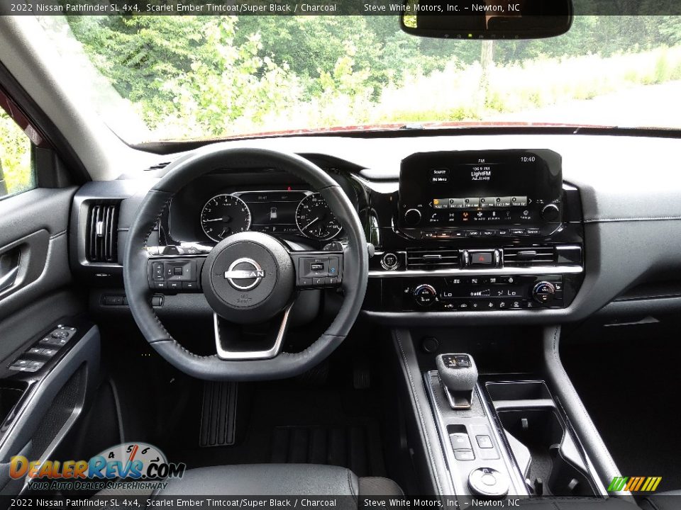 Dashboard of 2022 Nissan Pathfinder SL 4x4 Photo #19
