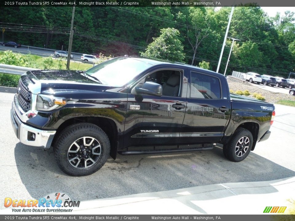 2019 Toyota Tundra SR5 CrewMax 4x4 Midnight Black Metallic / Graphite Photo #17