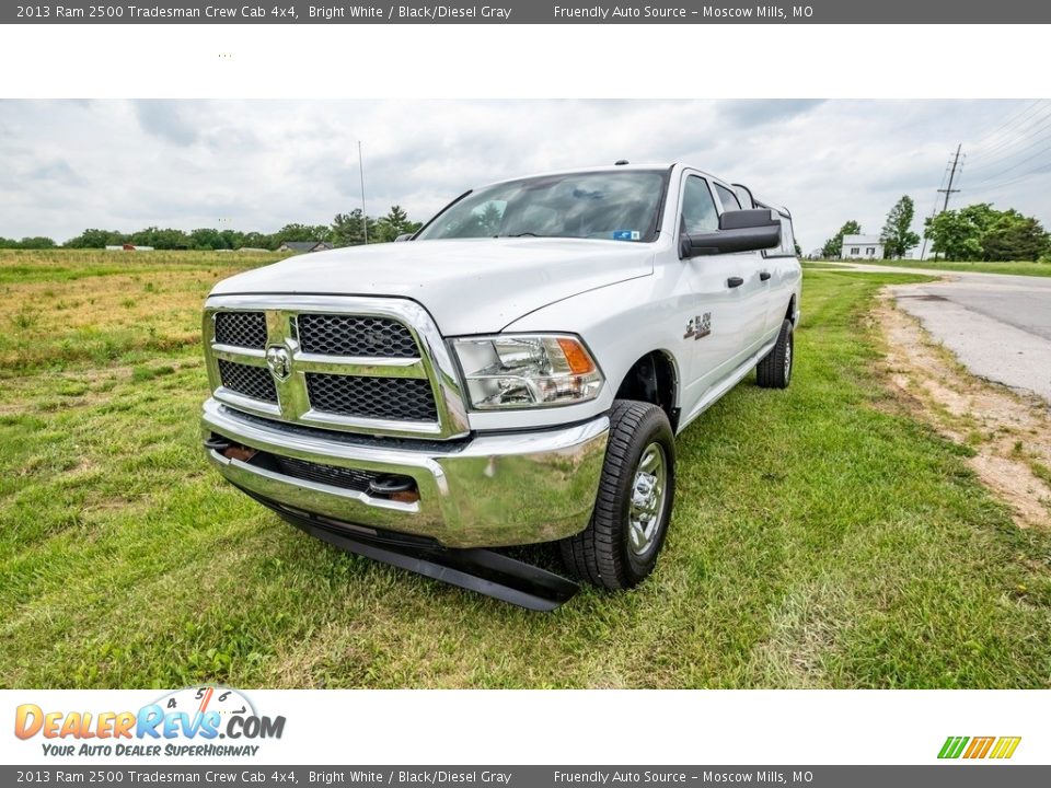 2013 Ram 2500 Tradesman Crew Cab 4x4 Bright White / Black/Diesel Gray Photo #8