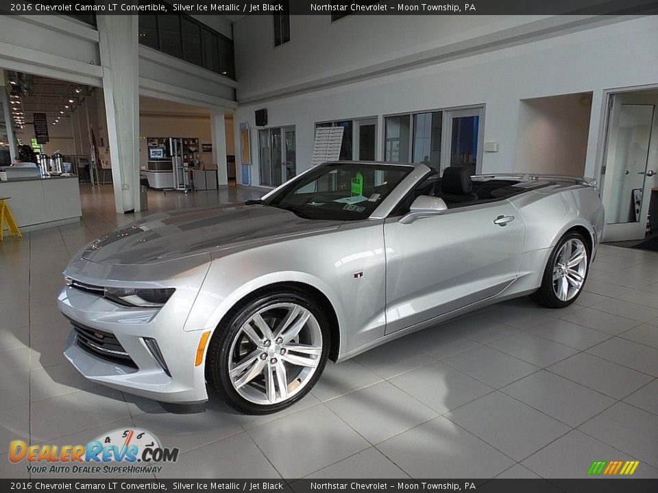 Front 3/4 View of 2016 Chevrolet Camaro LT Convertible Photo #1