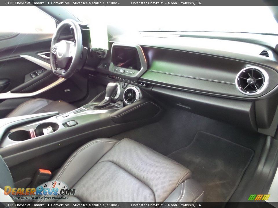 Dashboard of 2016 Chevrolet Camaro LT Convertible Photo #12