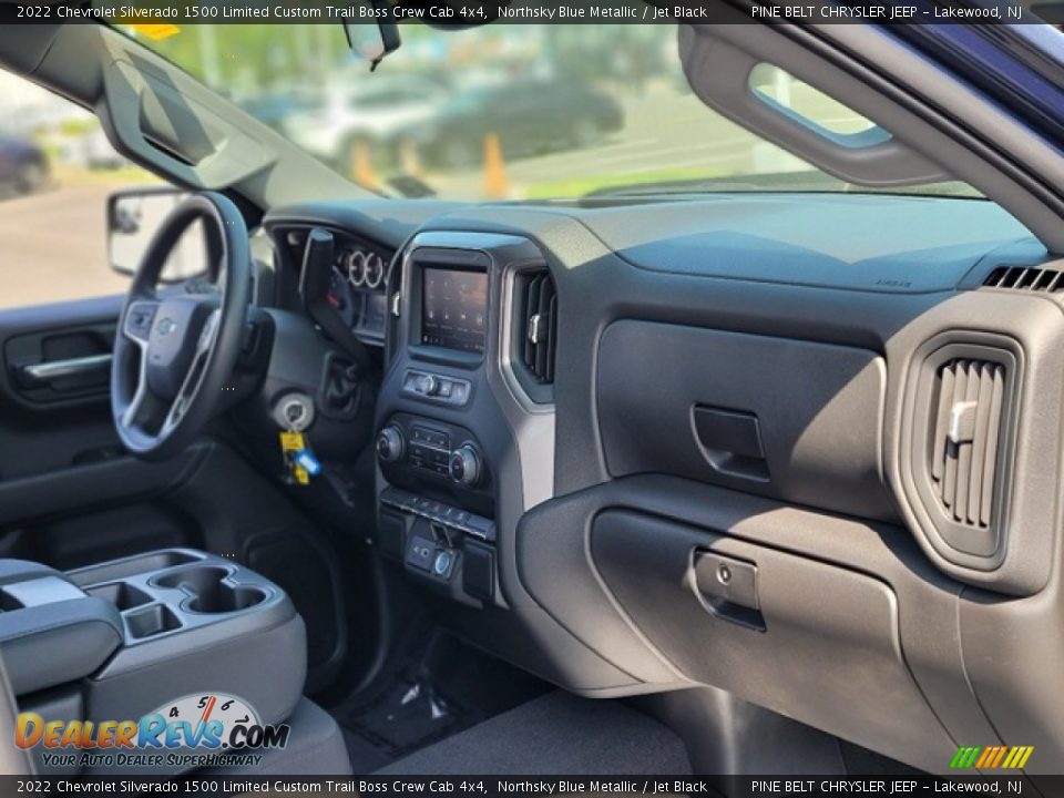 Dashboard of 2022 Chevrolet Silverado 1500 Limited Custom Trail Boss Crew Cab 4x4 Photo #28