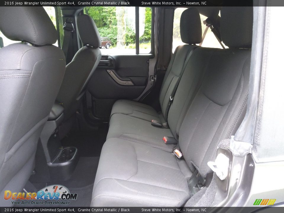 2016 Jeep Wrangler Unlimited Sport 4x4 Granite Crystal Metallic / Black Photo #13