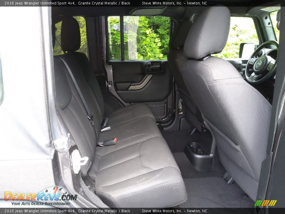 2016 Jeep Wrangler Unlimited Sport 4x4 Granite Crystal Metallic / Black Photo #15