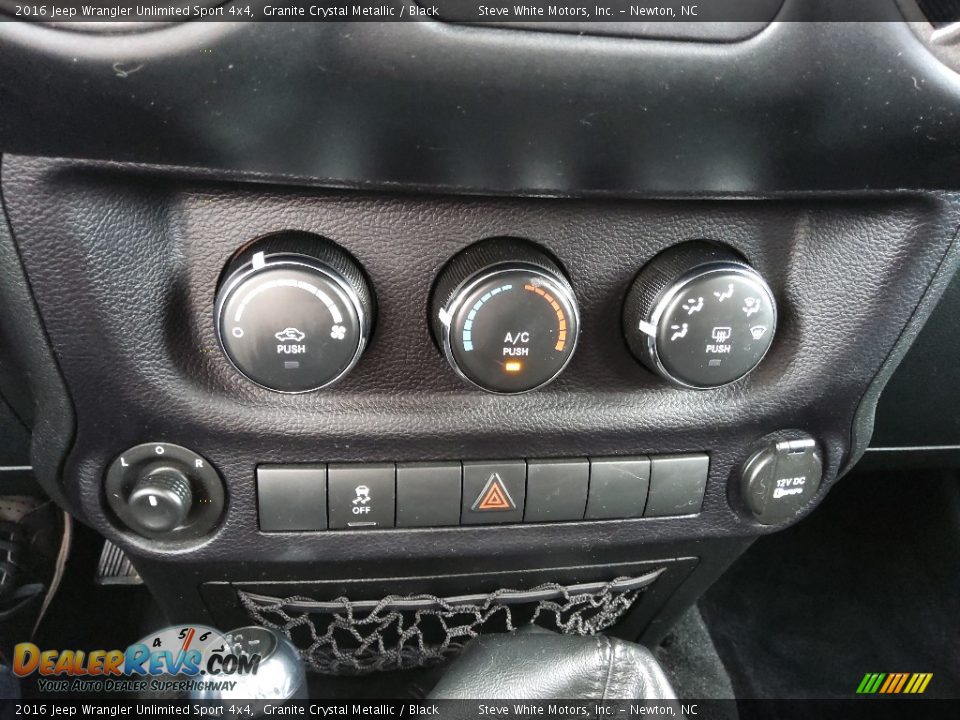 2016 Jeep Wrangler Unlimited Sport 4x4 Granite Crystal Metallic / Black Photo #23