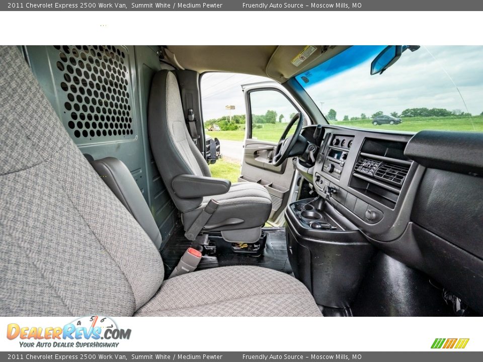 2011 Chevrolet Express 2500 Work Van Summit White / Medium Pewter Photo #17