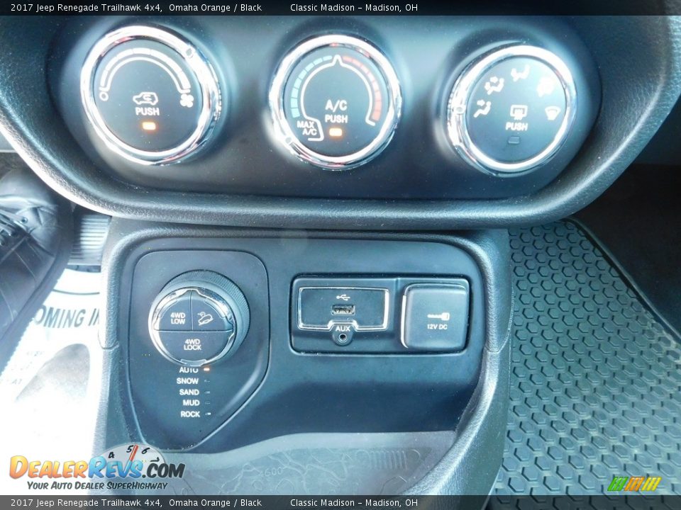 2017 Jeep Renegade Trailhawk 4x4 Omaha Orange / Black Photo #13