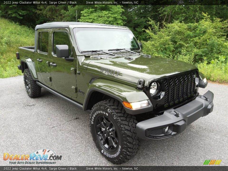 Front 3/4 View of 2022 Jeep Gladiator Willys 4x4 Photo #4
