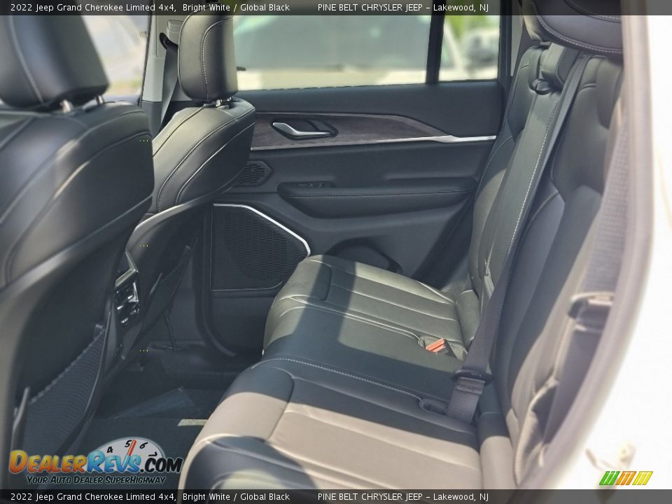 2022 Jeep Grand Cherokee Limited 4x4 Bright White / Global Black Photo #7