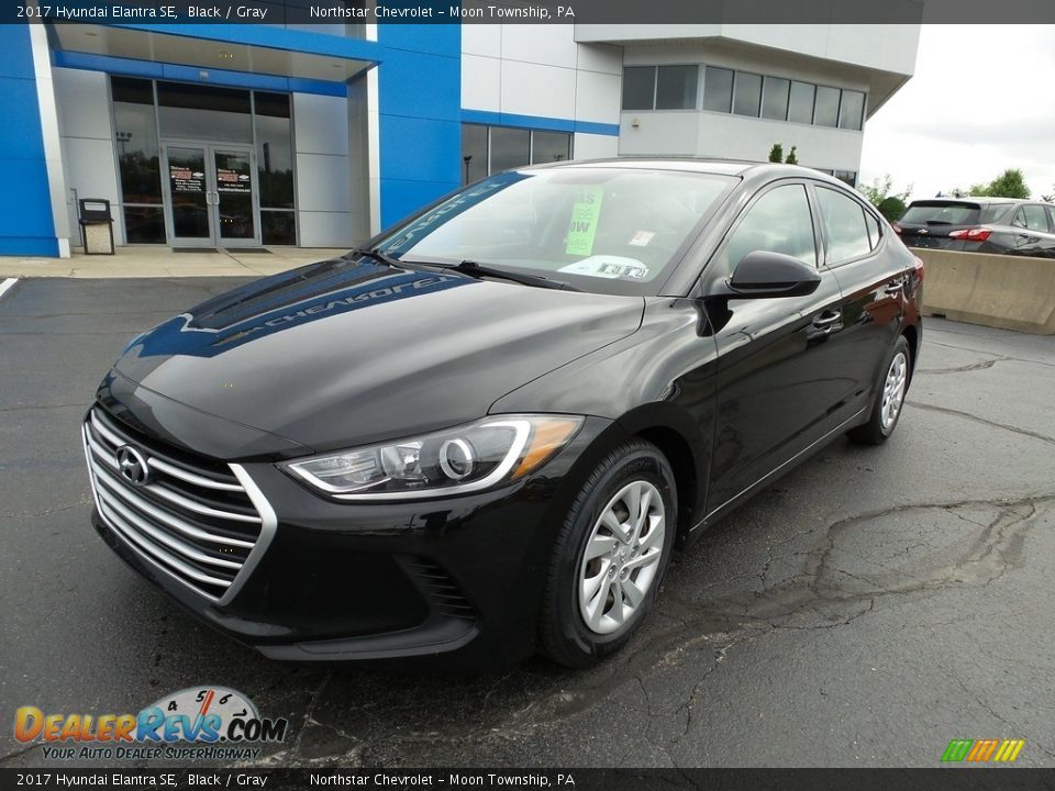 2017 Hyundai Elantra SE Black / Gray Photo #2