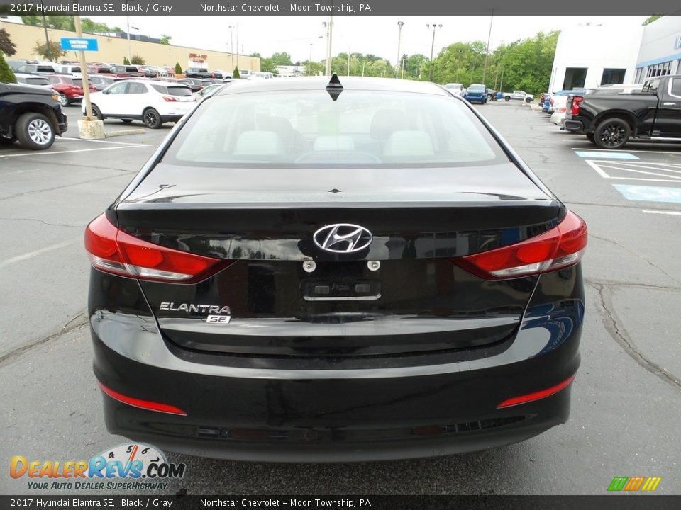 2017 Hyundai Elantra SE Black / Gray Photo #6