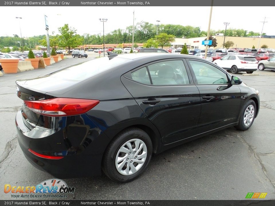 2017 Hyundai Elantra SE Black / Gray Photo #8