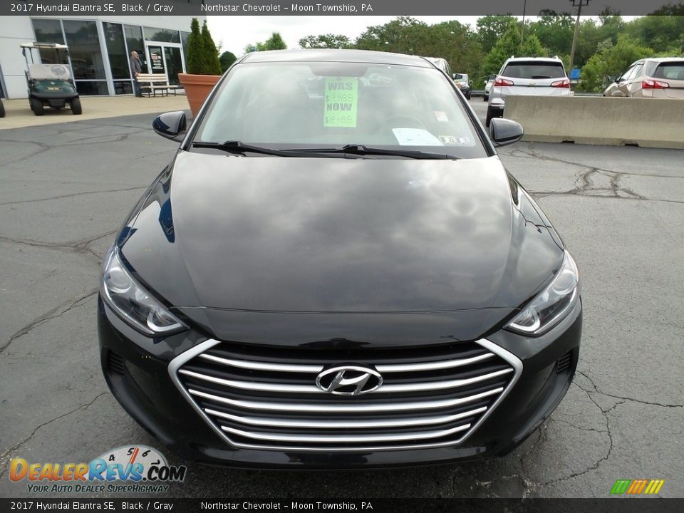 2017 Hyundai Elantra SE Black / Gray Photo #12