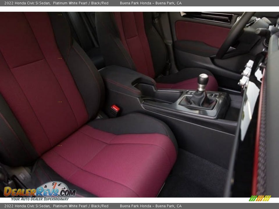 Front Seat of 2022 Honda Civic Si Sedan Photo #28