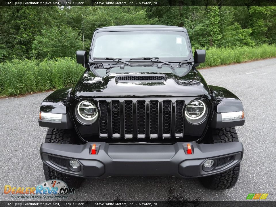 2022 Jeep Gladiator Mojave 4x4 Black / Black Photo #3