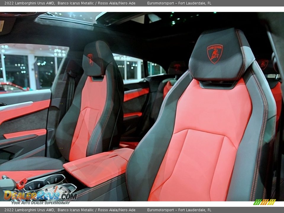 Front Seat of 2022 Lamborghini Urus AWD Photo #2