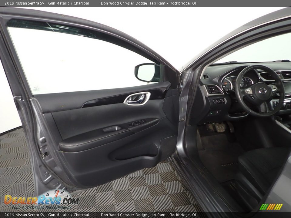 2019 Nissan Sentra SV Gun Metallic / Charcoal Photo #11