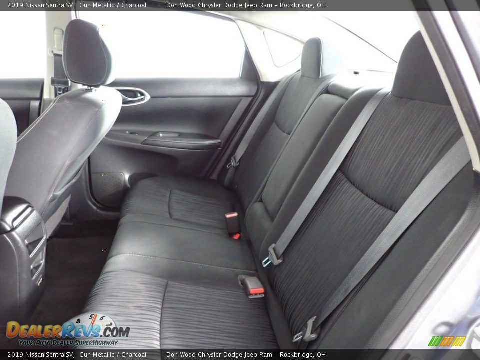 2019 Nissan Sentra SV Gun Metallic / Charcoal Photo #22