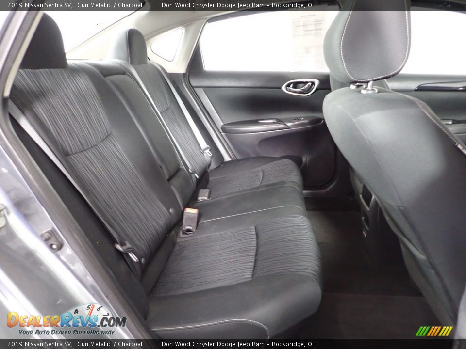 2019 Nissan Sentra SV Gun Metallic / Charcoal Photo #27