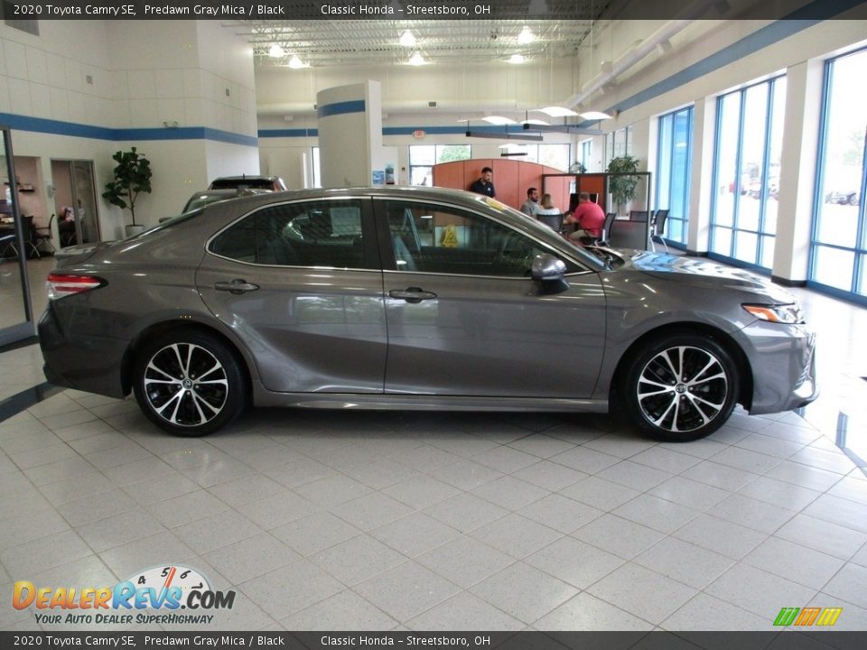 2020 Toyota Camry SE Predawn Gray Mica / Black Photo #4