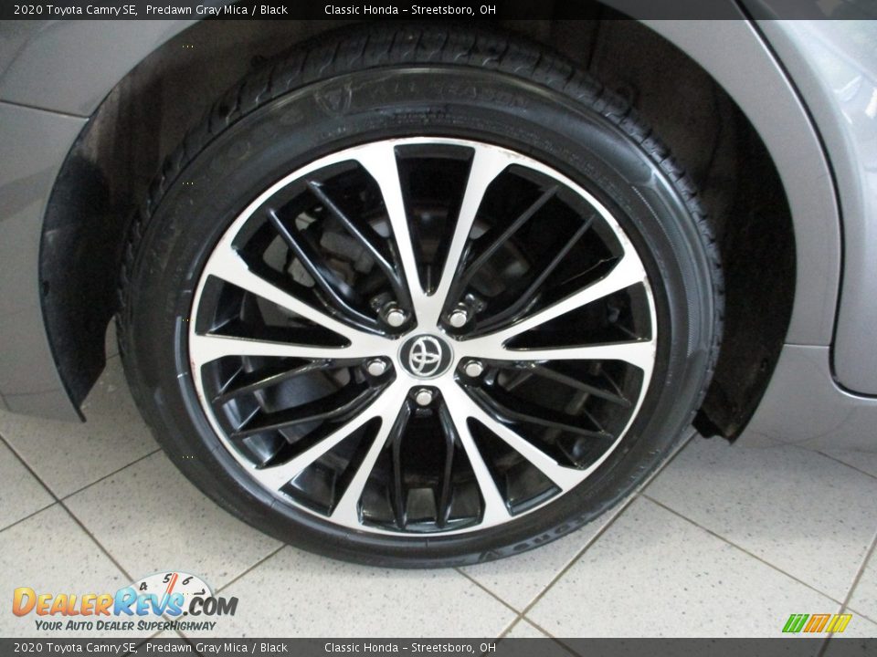 2020 Toyota Camry SE Predawn Gray Mica / Black Photo #6