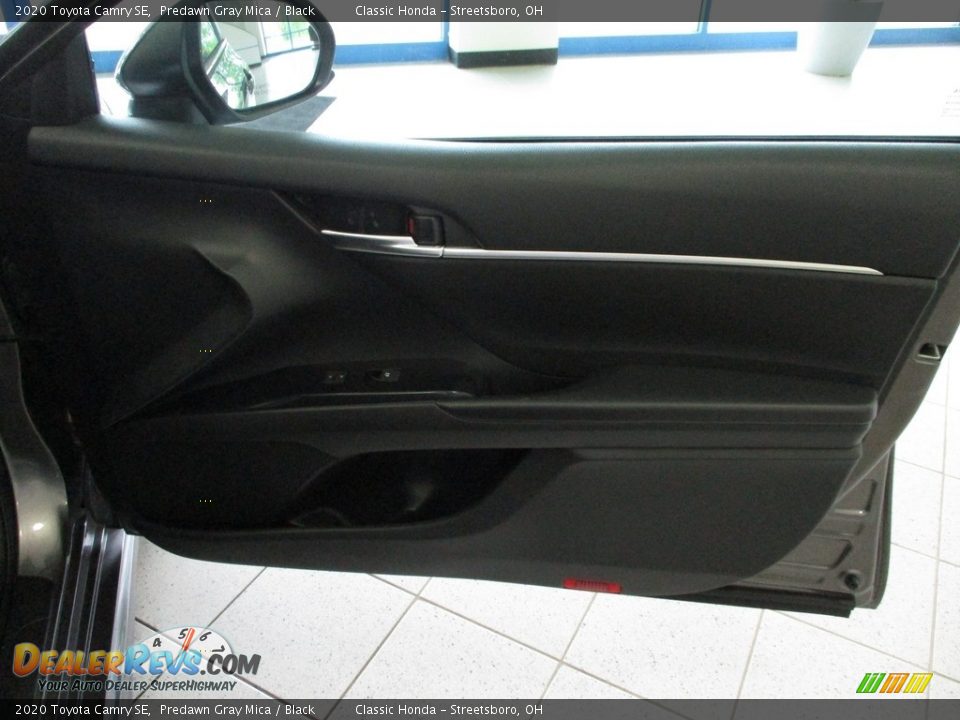 2020 Toyota Camry SE Predawn Gray Mica / Black Photo #14
