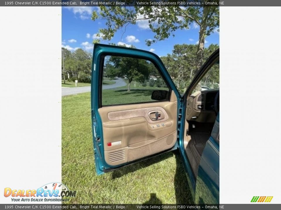 Door Panel of 1995 Chevrolet C/K C1500 Extended Cab Photo #3