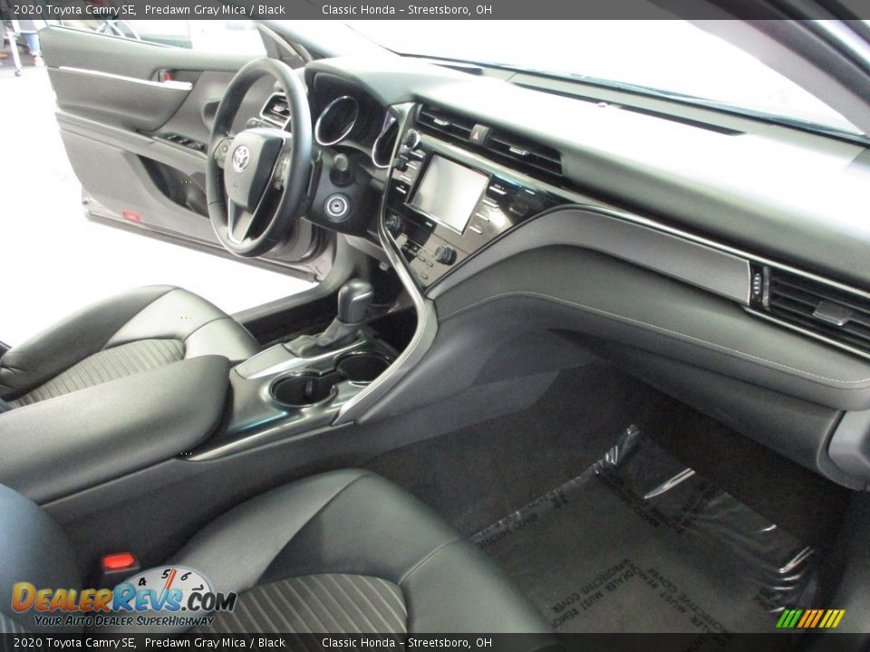 2020 Toyota Camry SE Predawn Gray Mica / Black Photo #15