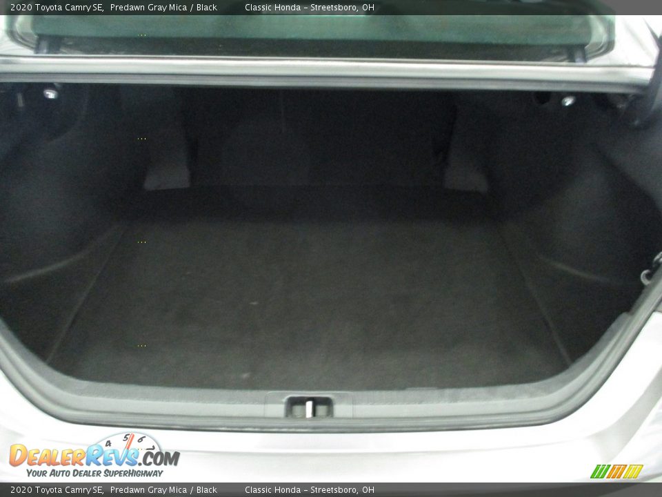 2020 Toyota Camry SE Predawn Gray Mica / Black Photo #20