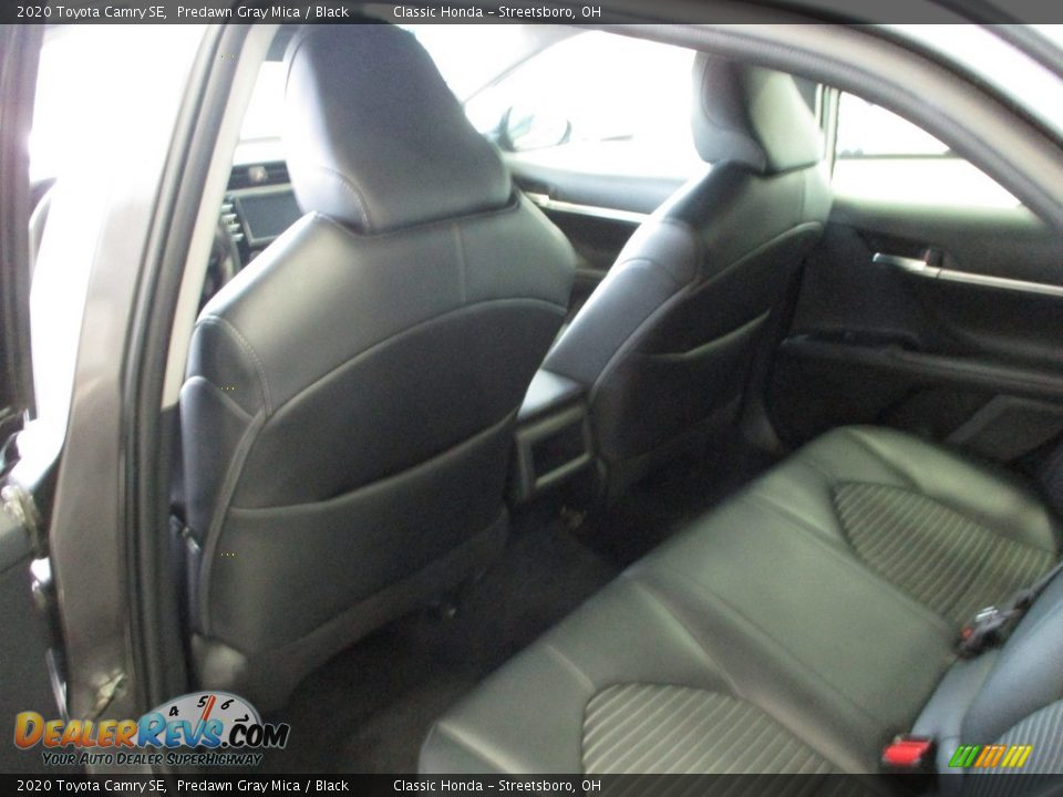 2020 Toyota Camry SE Predawn Gray Mica / Black Photo #23