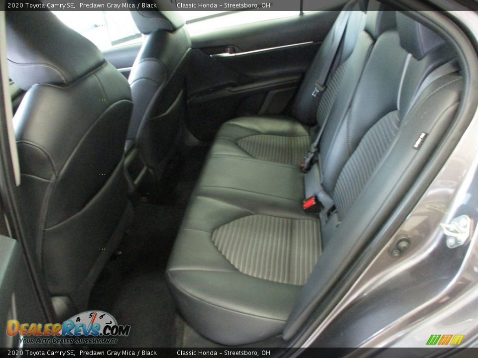 2020 Toyota Camry SE Predawn Gray Mica / Black Photo #24