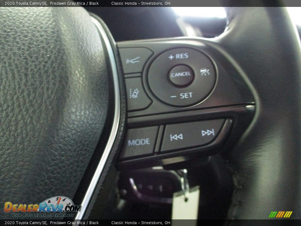 2020 Toyota Camry SE Predawn Gray Mica / Black Photo #31