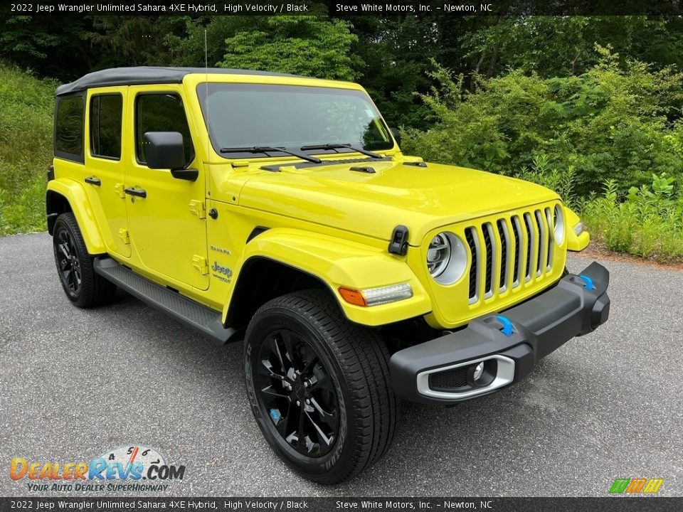 Front 3/4 View of 2022 Jeep Wrangler Unlimited Sahara 4XE Hybrid Photo #4