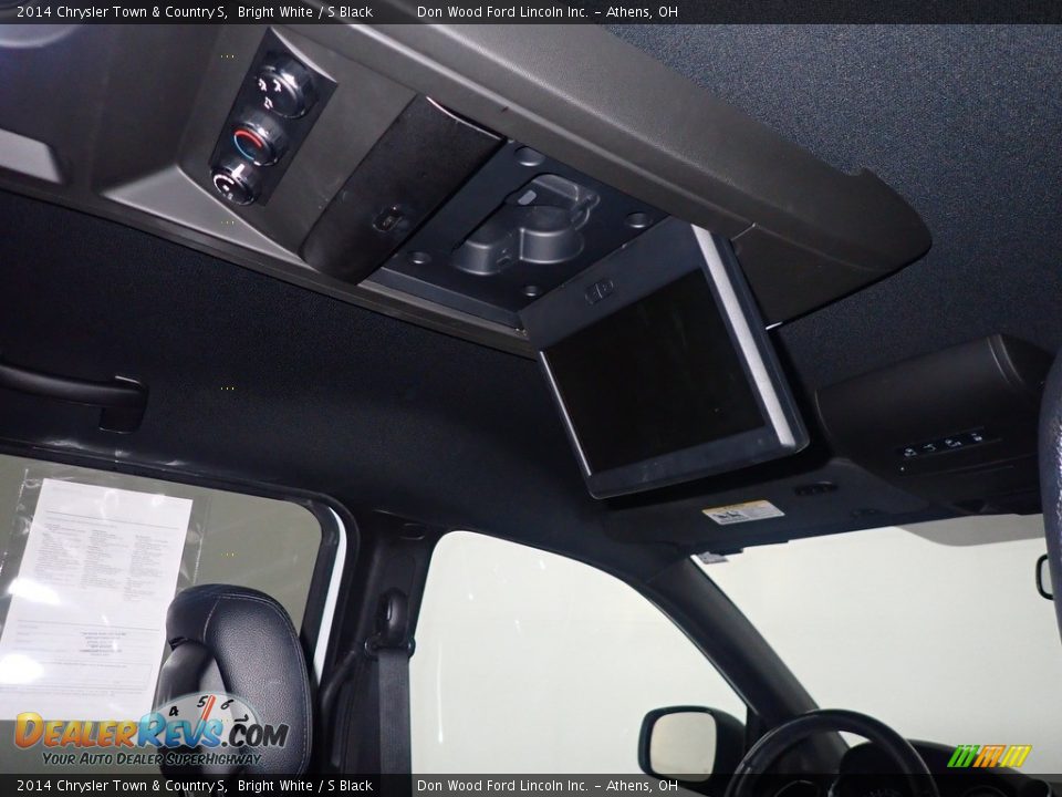 2014 Chrysler Town & Country S Bright White / S Black Photo #2