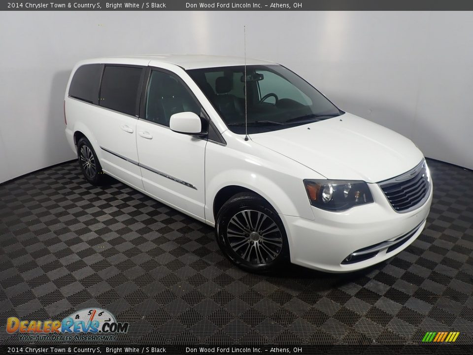 2014 Chrysler Town & Country S Bright White / S Black Photo #4