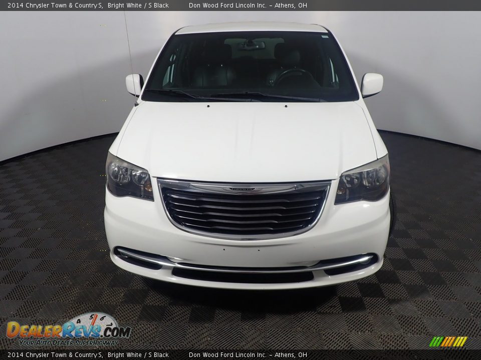 2014 Chrysler Town & Country S Bright White / S Black Photo #6
