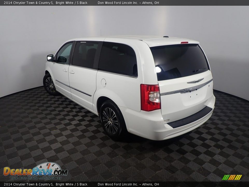 2014 Chrysler Town & Country S Bright White / S Black Photo #13