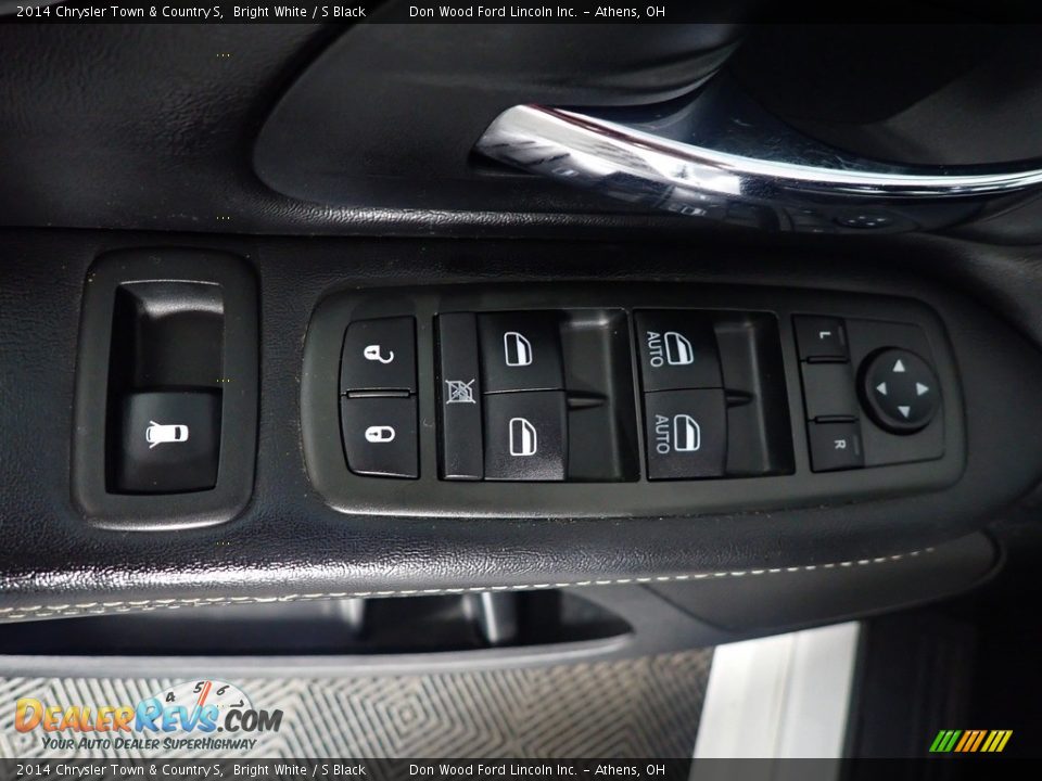 2014 Chrysler Town & Country S Bright White / S Black Photo #23