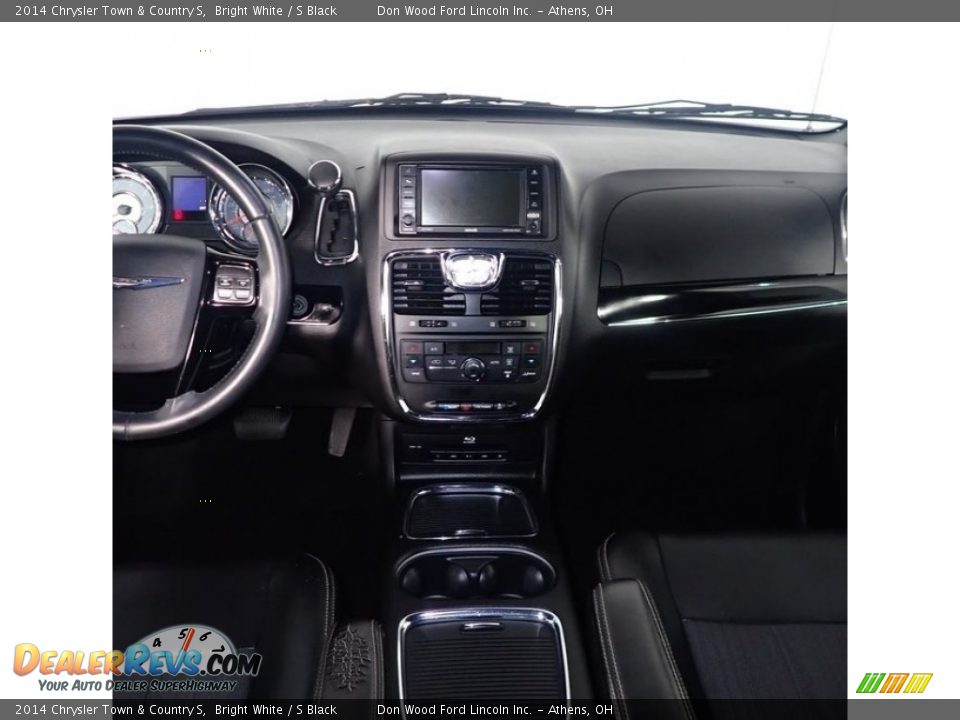 2014 Chrysler Town & Country S Bright White / S Black Photo #27