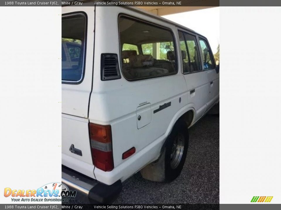 1988 Toyota Land Cruiser FJ62 White / Gray Photo #18