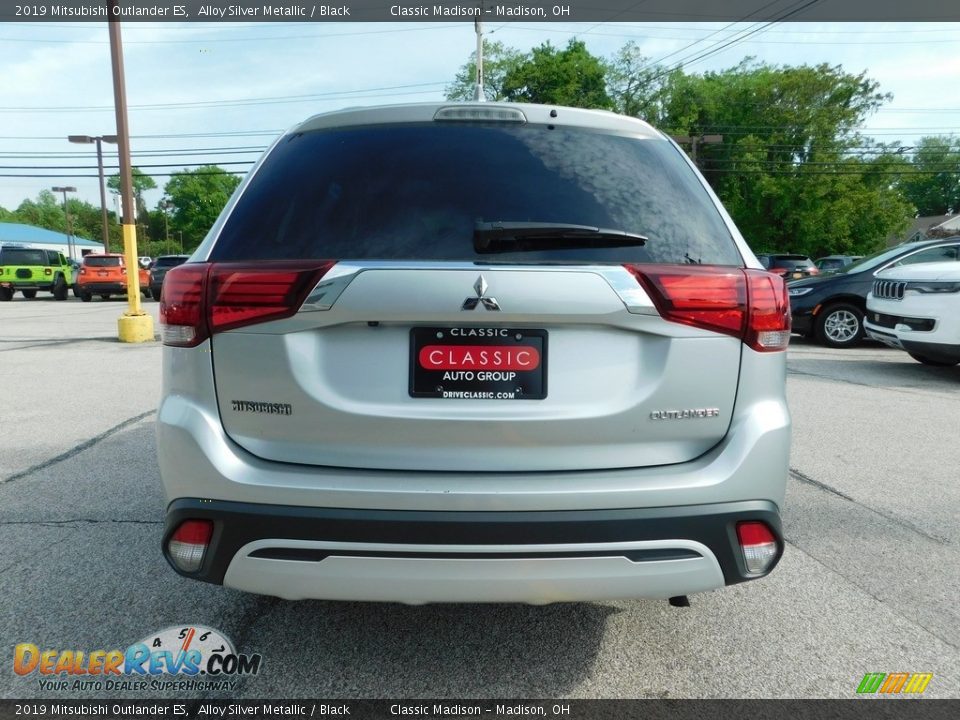 2019 Mitsubishi Outlander ES Alloy Silver Metallic / Black Photo #4