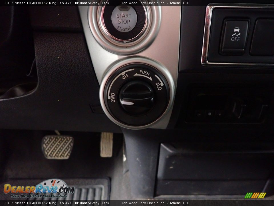 Controls of 2017 Nissan TITAN XD SV King Cab 4x4 Photo #30