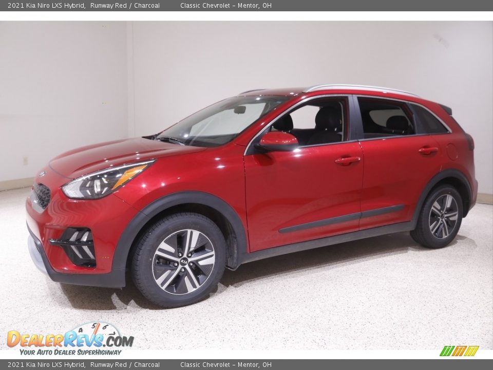 Front 3/4 View of 2021 Kia Niro LXS Hybrid Photo #3