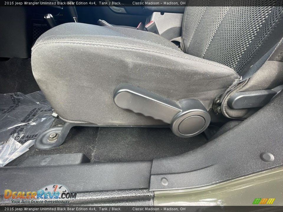 2016 Jeep Wrangler Unlimited Black Bear Edition 4x4 Tank / Black Photo #6