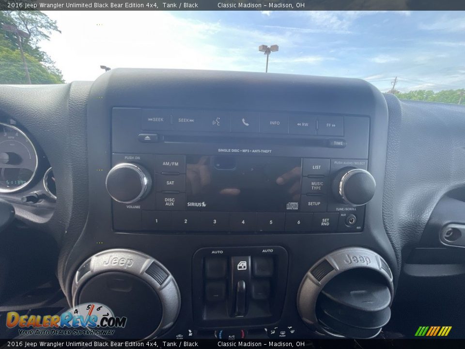 2016 Jeep Wrangler Unlimited Black Bear Edition 4x4 Tank / Black Photo #10